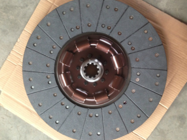 廠家供應拖拉機離合器片。各種農機離合器