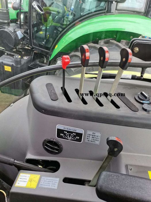 2104中聯重科 耕王大型拖拉機 純大橋  進口離合 梭式換擋玉柴高壓共軌發動機，德國進口液壓離合器 意大利進口卡拉羅前