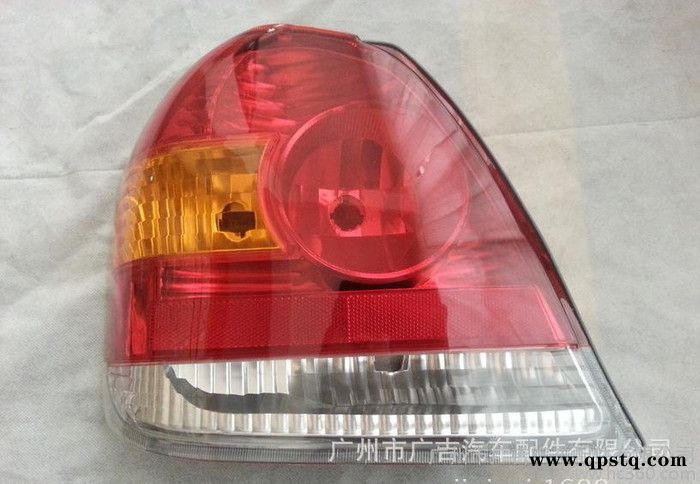 天津一汽汽車配件威樂TJ尾燈